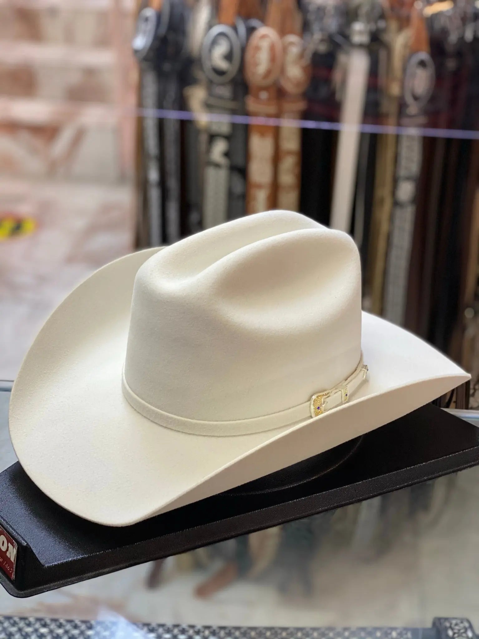 WEST POINT 8X WHINTER WHITE JOHNSON MARLBORO West Point